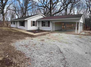 1913 S Main St, Eureka, IL