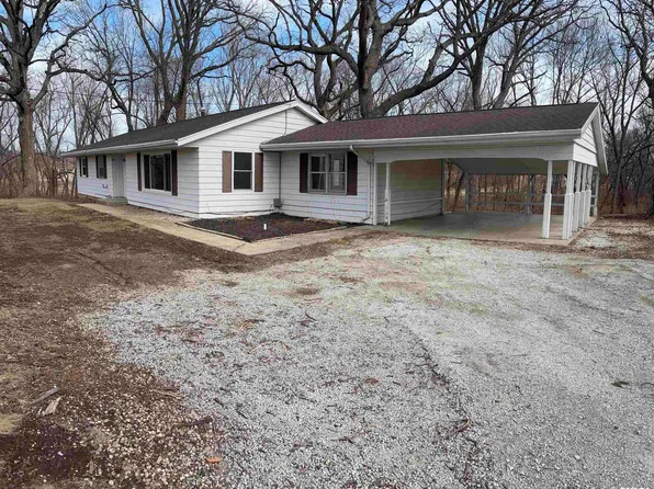 1913 S Main St, Eureka, IL 61530