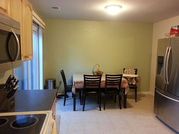 Eat-in kitchen