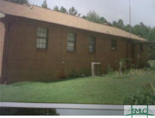2nd image of 372 West River Road