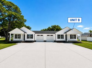 104 N Davis St #B, Selma, NC 27576
