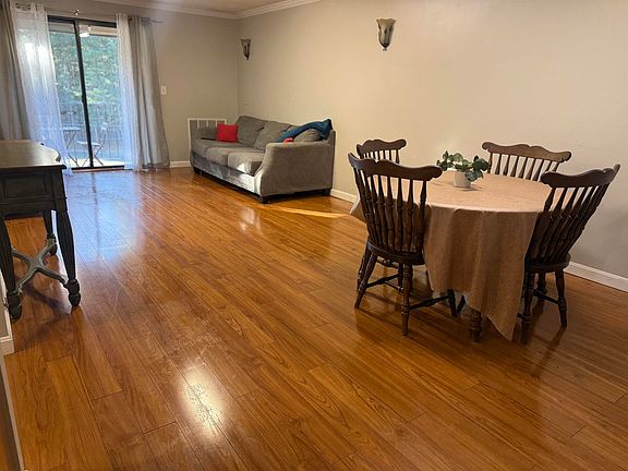 2nd image of 1536 Blackstone Drive