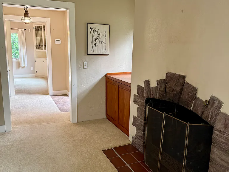 261 S Prospect St — Photo 26
