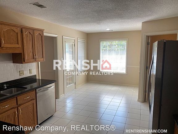 4th image of 1400 River Bank Dr