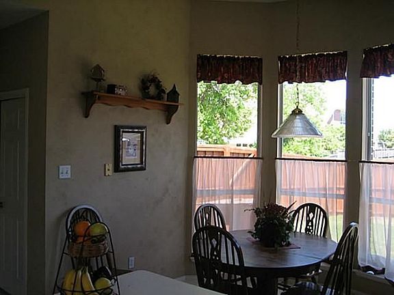 5th image of 2418 Charter Creek Ct