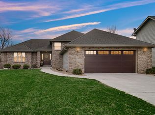 10621 Erie Dr, Crown Point, IN 46307