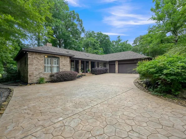 341 Rolling Hills Dr, Conroe, TX 77304