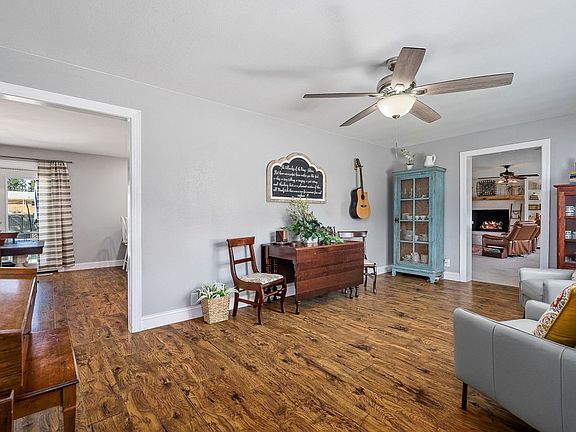 2nd image of 301 Williams Cir