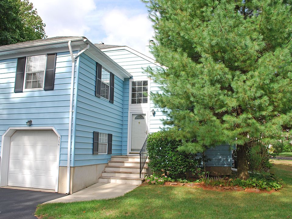 1st image of 504 Buckingham Cir