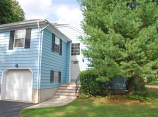504 Buckingham Cir, Middletown, NJ 07748