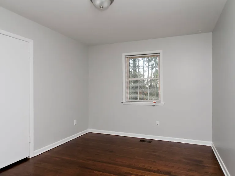 401 Valley View Dr — Photo 15