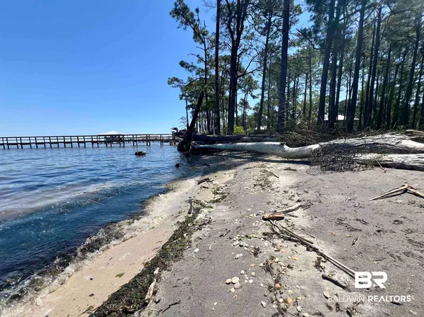12171 Strong Rd, Gulf Shores, AL 36542