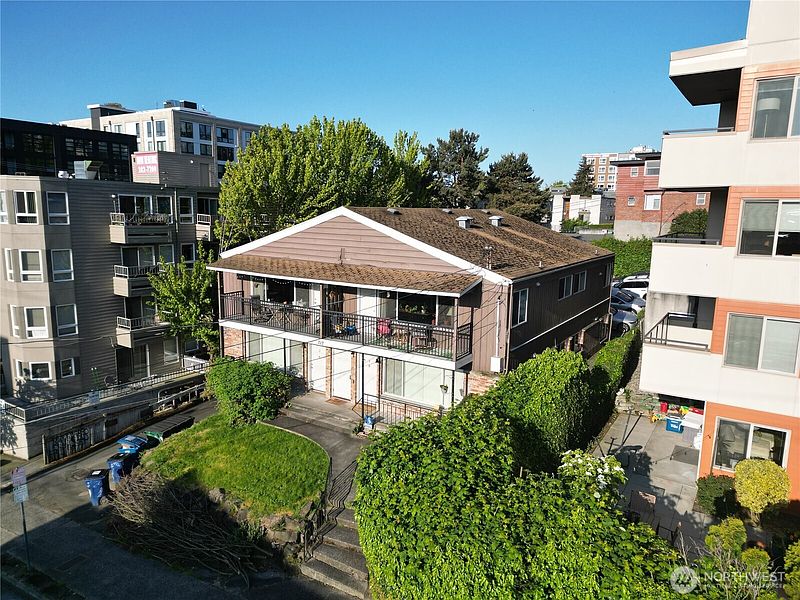 3rd image of 717 3rd Avenue N