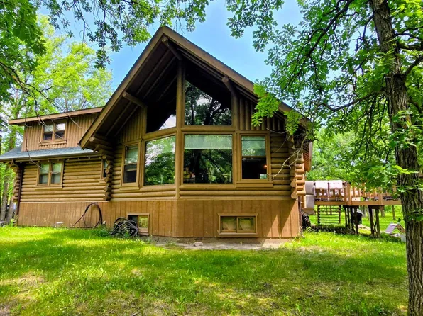 2846 Hawthorn Dr NW, Baudette, MN 56623