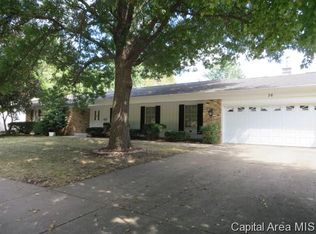 36 Golf Rd, Springfield, IL 62704