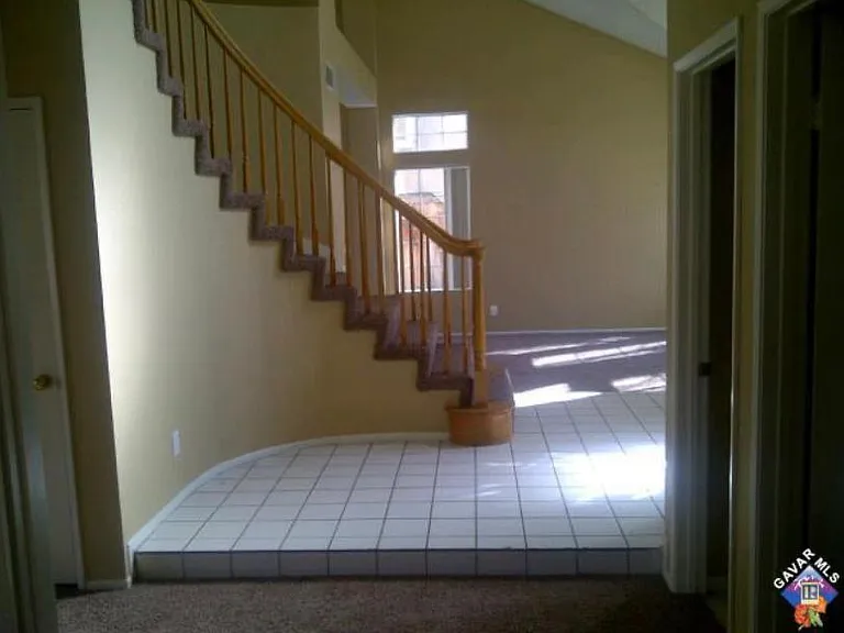 Vicker Way — Photo 11