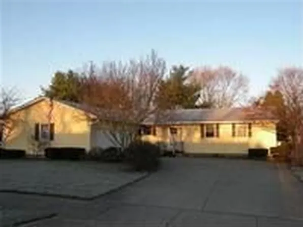 1454 4th St SE, New Philadelphia, OH 44663