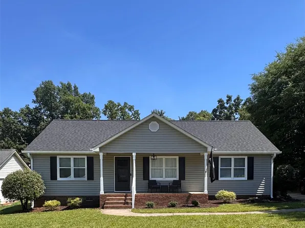600 Gray Dr, Charlotte, NC 28213