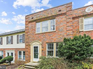 1400 S Barton St APT 426, Arlington, VA 22204