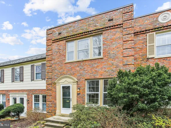1400 S Barton St APT 426, Arlington, VA 22204