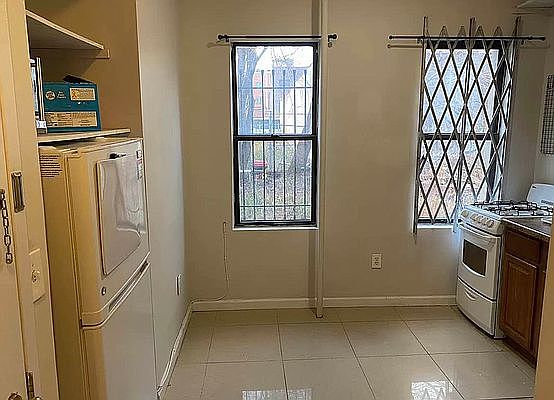 1st image of 47 Bartlett St #1