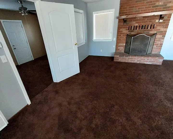18216 Walnut St — Photo 8