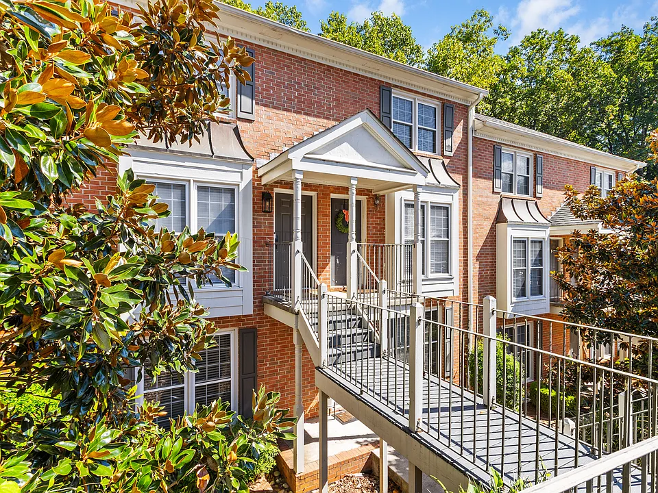 120 Daniel Dr #14