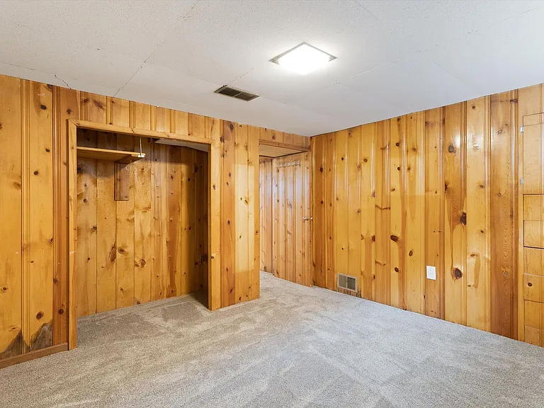 7514 Cass St — Photo 19