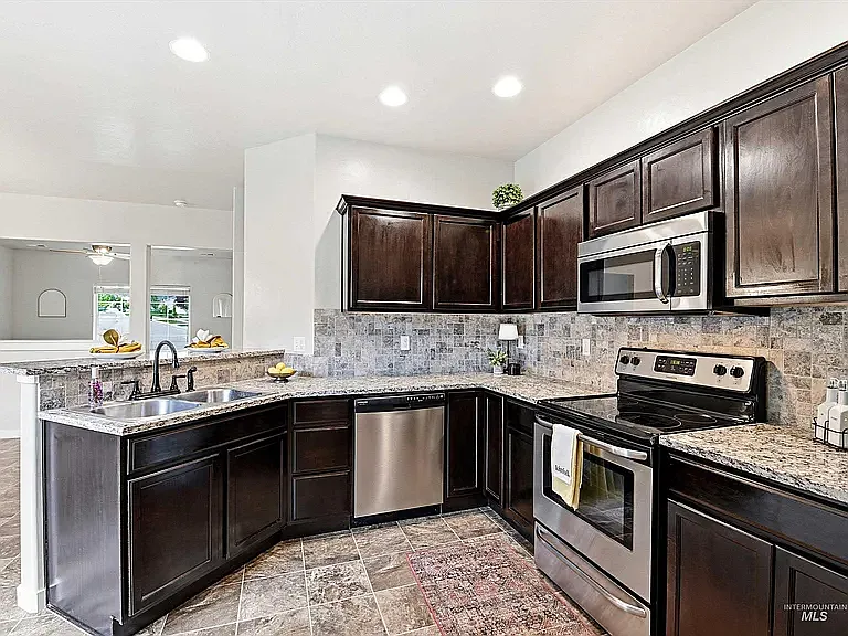 1814 W Heavy Timber Dr — Photo 13