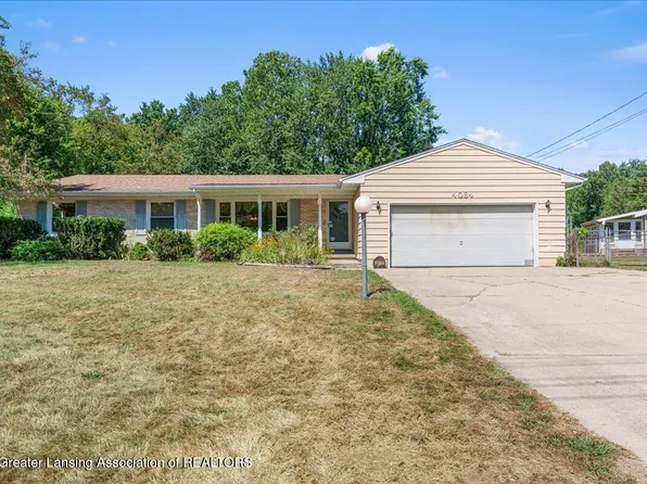 4084 N Pine Dell Dr, Lansing, MI 48911