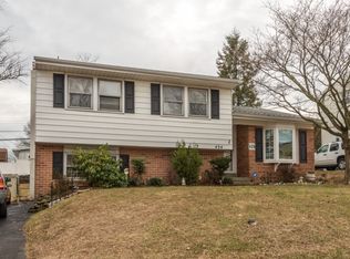 434 Hampshire Dr, Broomall, PA 19008