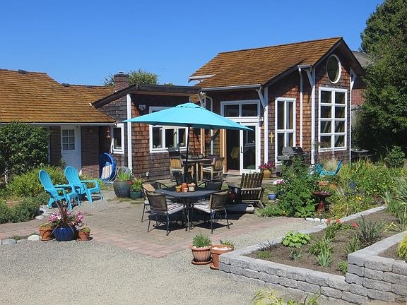 Plenty of seating and space for outdoor entertaining and gas