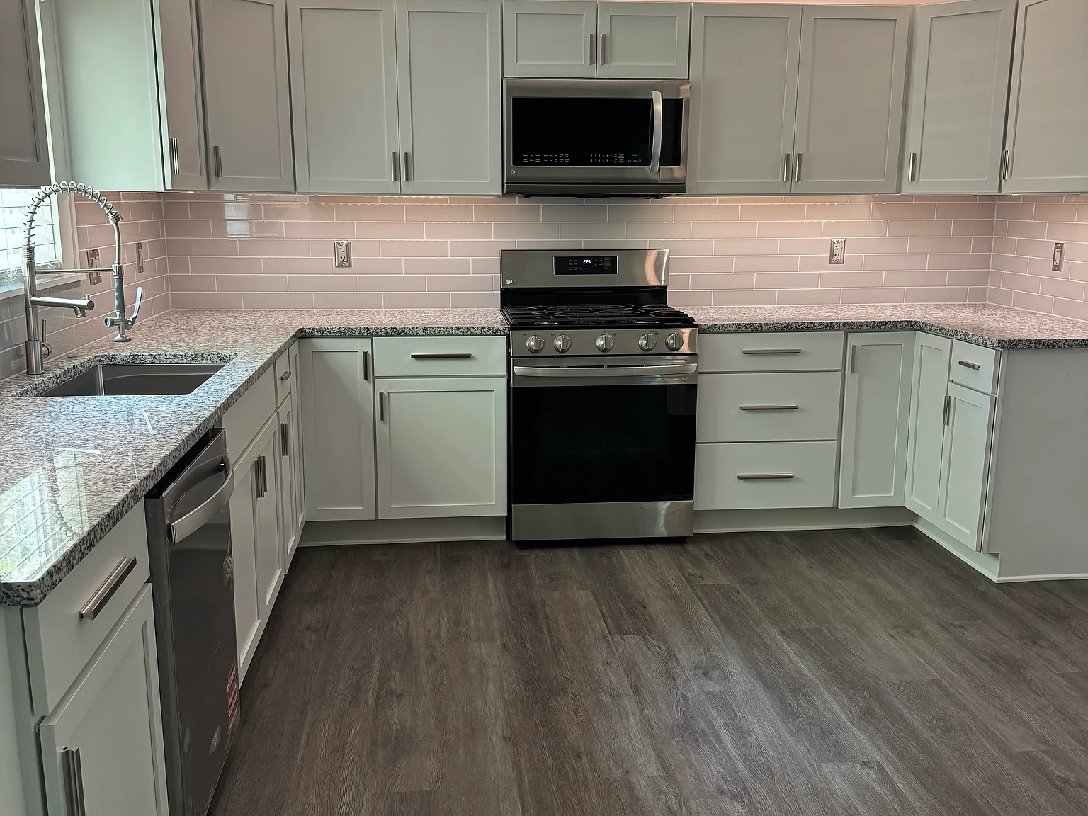 2 bed, 1.5 bath, 905 sqft, $1,425 — Photo 4