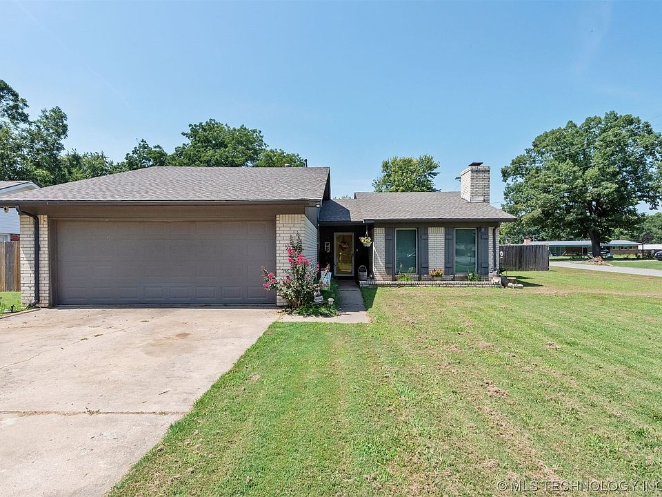 1302 S McKinley Ave, Wagoner, OK 74467 Zillow