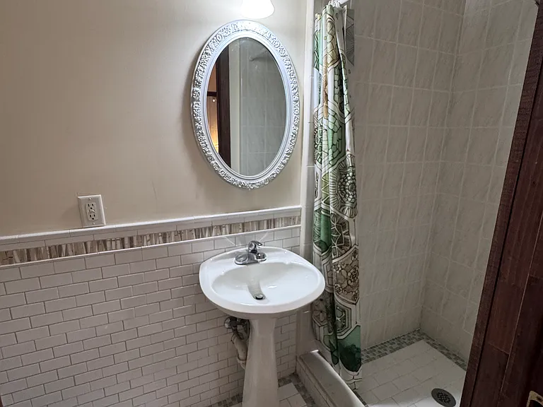 22 Perkins St #R — Photo 6