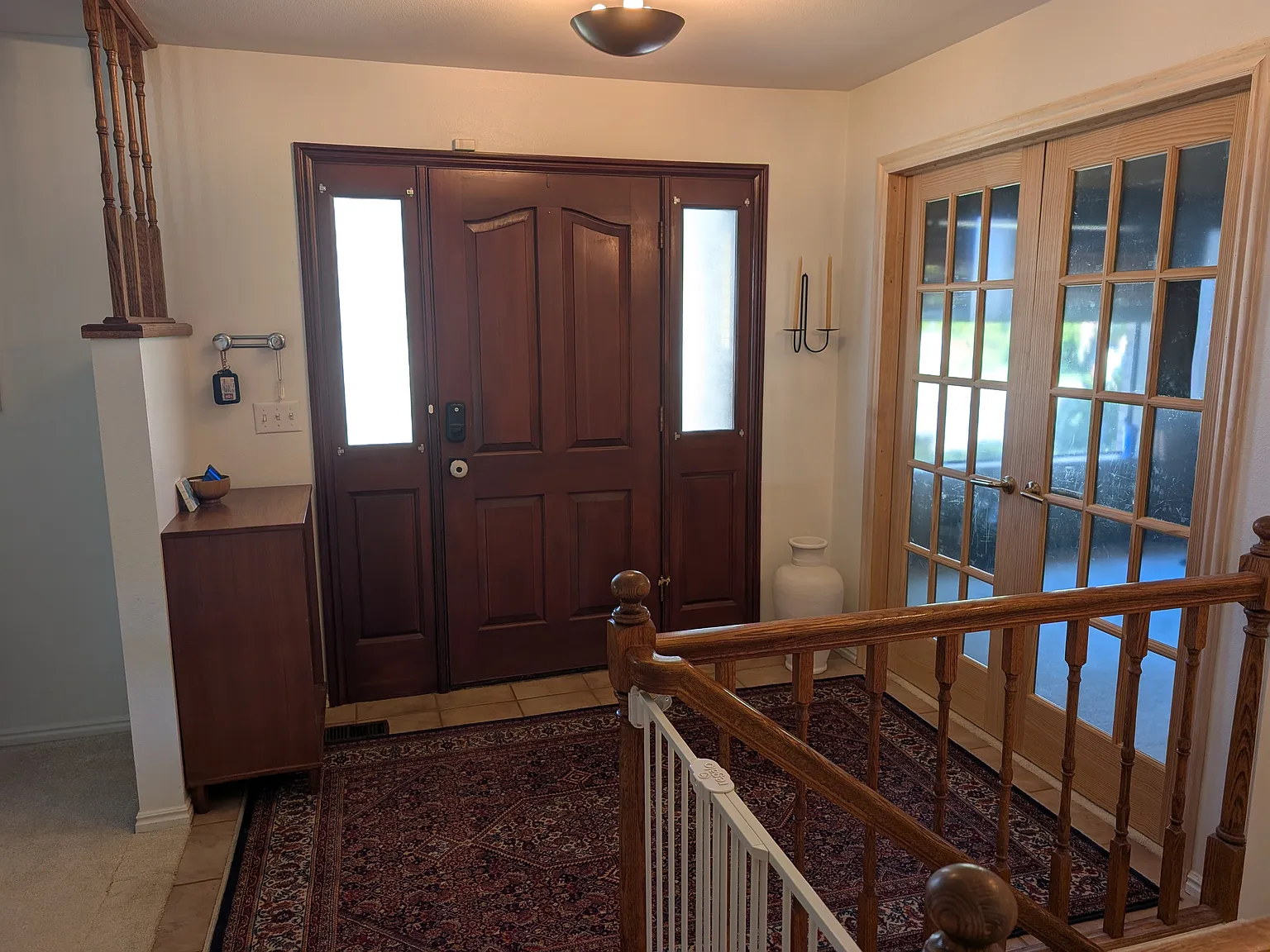 3 bed, 1728 sqft, $2,400 — Photo 2
