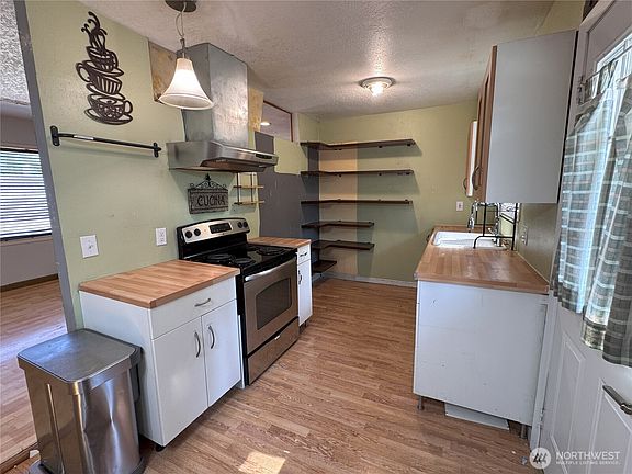 3rd image of 20426 54th Avenue W