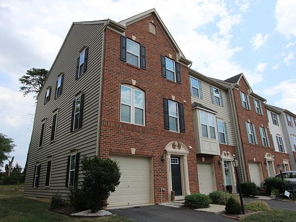 3rd image of 45950 Iron Oak Ter