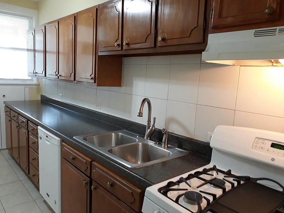 1st image of 4739 N Washtenaw Ave #2