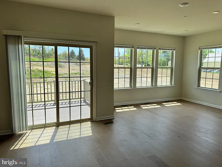 330 Milton Stamp Dr — Photo 7