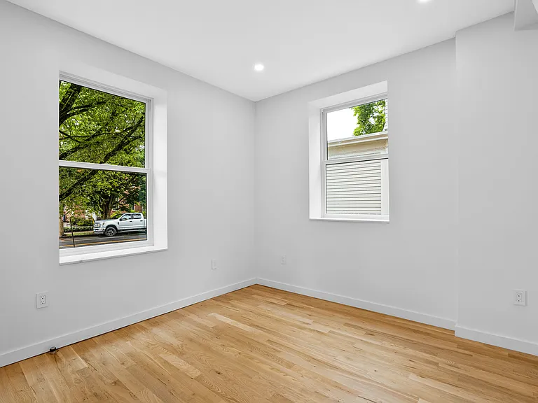 590 Orange St #4 — Photo 15