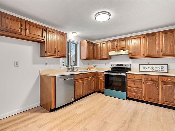 3rd image of 10 Carriage Ct Unit 10