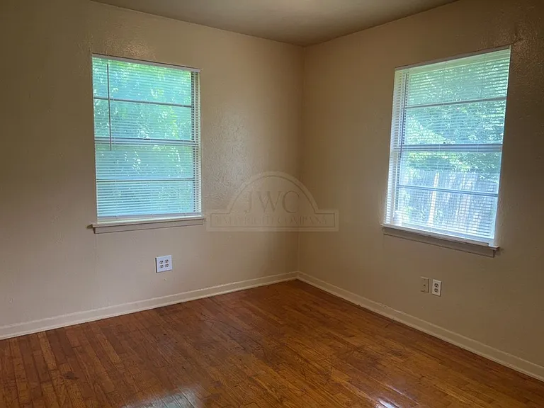 110 Bybee Ct — Photo 17