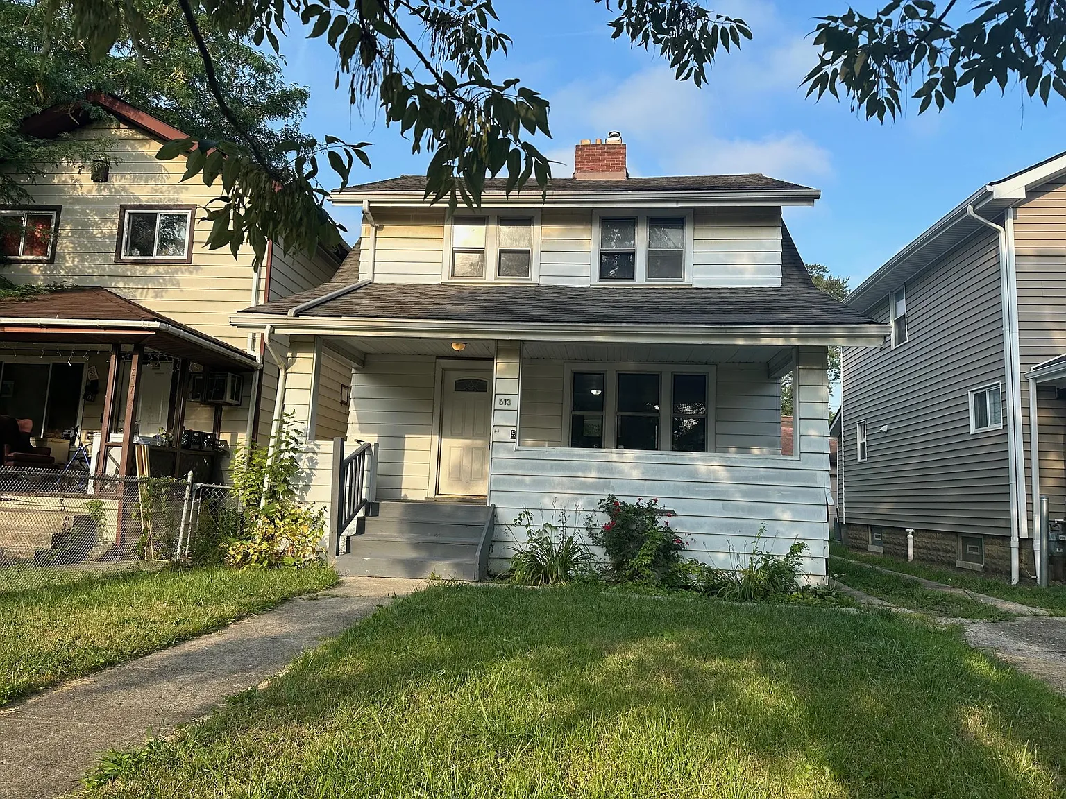 613 S Ogden Ave photo 1
