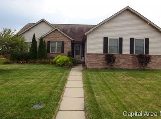 700 Goldenrod Dr, Chatham, IL 62629