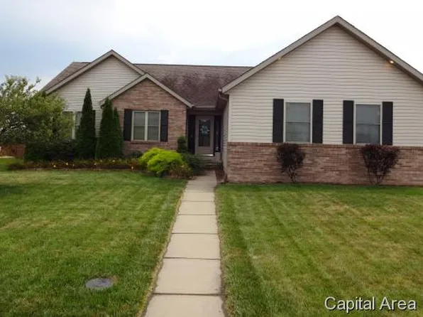 700 Goldenrod Dr, Chatham, IL 62629