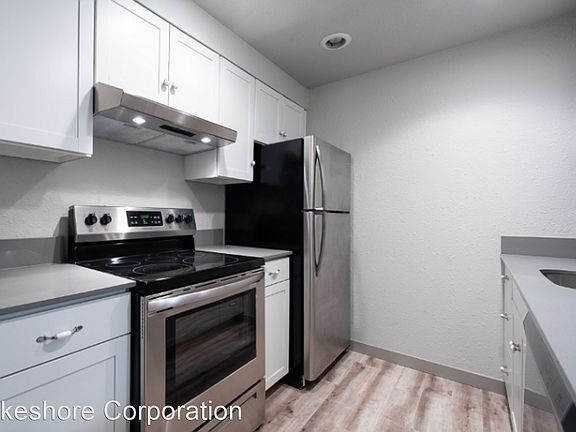 2nd image of 215 SW Clark St #10540247
