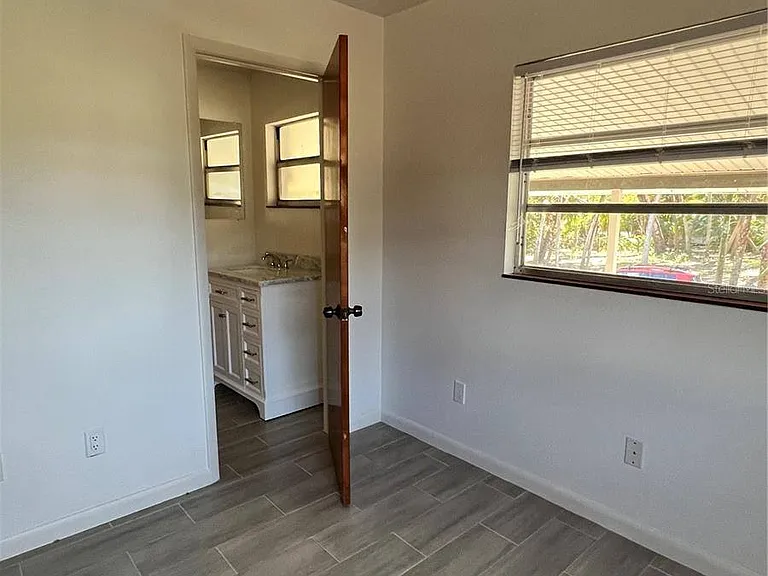50 Palm Dr — Photo 11