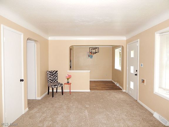 5th image of 13709 Dressler Ave