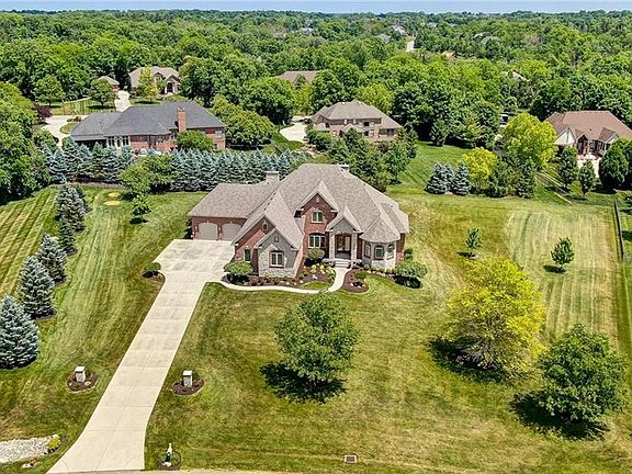 2nd image of 7984 Locust Grove Ct